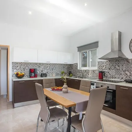 Feriehus Thalia's House Pastida